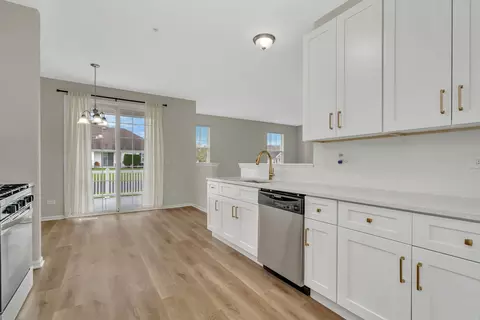 Kitchen - 19937 Burnside Ct, Olympia Fields, IL 60461 photo 2 of 2