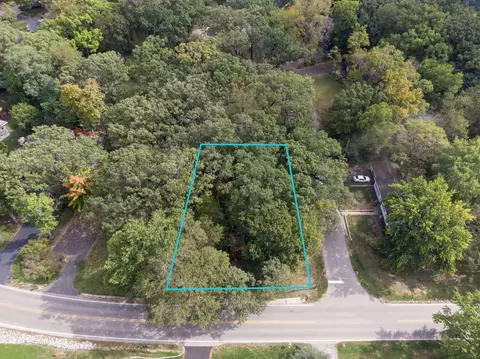 lot8 Elmwood Dr, Carpentersville, IL 60110
