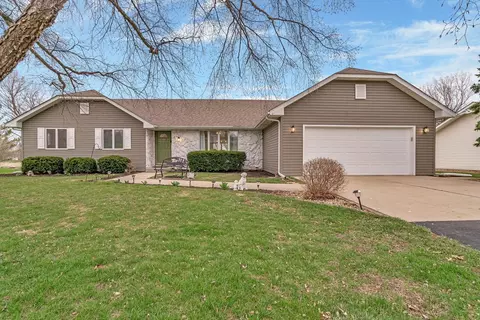 218 San Carlos Rd, Minooka, IL 60447