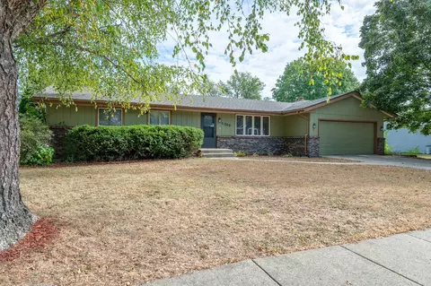 4269 Towhee Trl, Loves Park, IL 61111