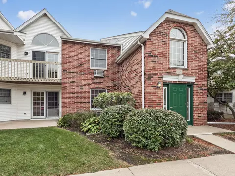 501 Leah Ln #2C, Woodstock, IL 60098