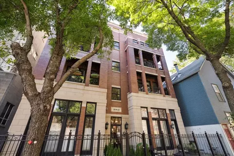 2820 N Sheffield Ave #4N, Chicago, IL 60657