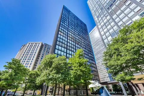 880 N Lake Shore Dr #18E, Chicago, IL 60611