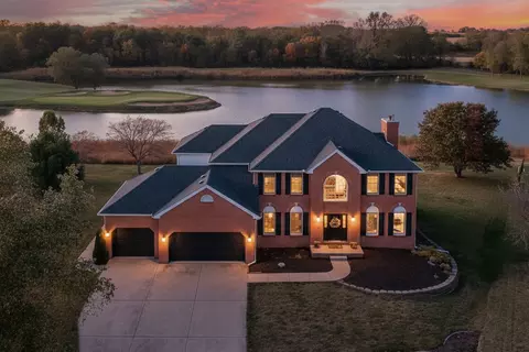 Exterior - 3 Pebblebrook Ct, Bloomington, IL 61705 photo 6 of 6