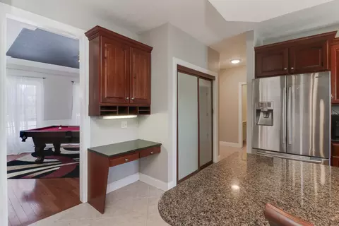 Entry Way - 3 Pebblebrook Ct, Bloomington, IL 61705 photo 2 of 7