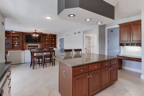 Kitchen - 3 Pebblebrook Ct, Bloomington, IL 61705 photo 5 of 13