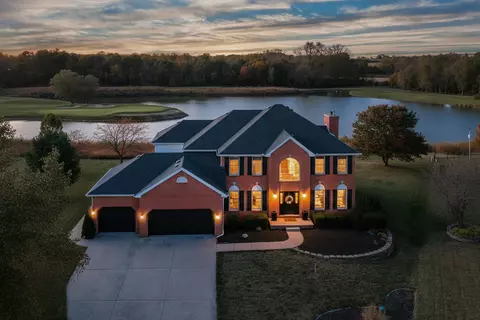 3 Pebblebrook Ct, Bloomington, IL 61705