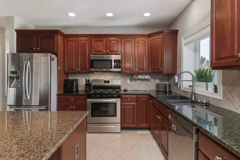 Kitchen - 3 Pebblebrook Ct, Bloomington, IL 61705 photo 4 of 13