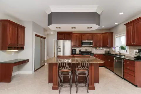 Kitchen - 3 Pebblebrook Ct, Bloomington, IL 61705 photo 2 of 13