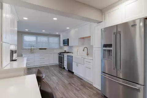 Kitchen - 3 Pebblebrook Ct, Bloomington, IL 61705 photo 9 of 13