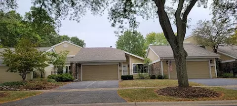 2088 Creekside Dr #-, Wheaton, IL 60189