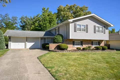 21 W664 Glen Valley Dr, Glen Ellyn, IL 60137