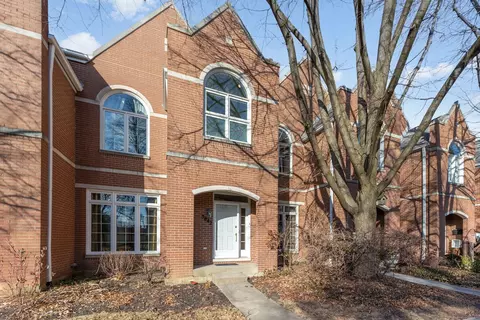 5842 N Saint Johns Ct, Chicago, IL 60646