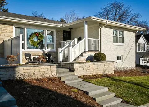 530 Anthony St #530, Glen Ellyn, IL 60137