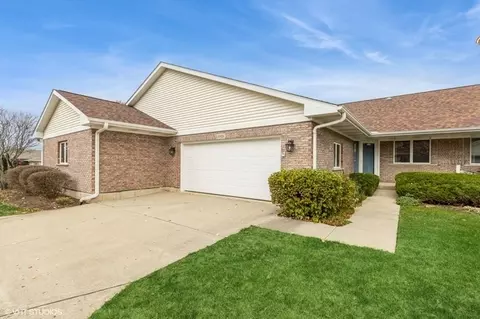 10826 Timer Dr #2, Huntley, IL 60142
