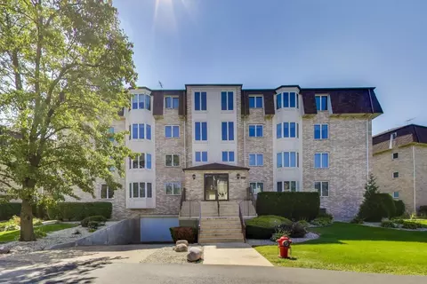 3640 186th St #204, Lansing, IL 60438