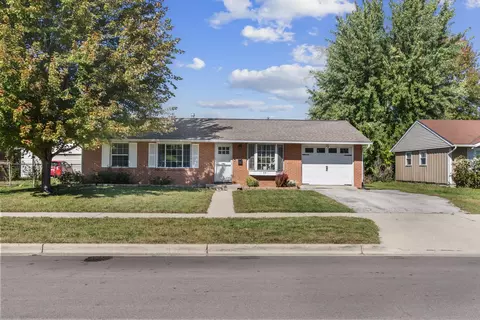 881 Upper Brandon Dr, Aurora, IL 60506