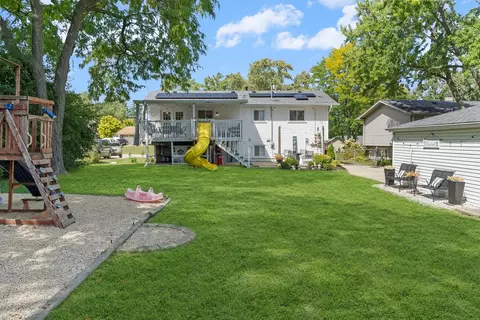 Exterior - 1345 Jefferson Rd, Hoffman Estates, IL 60169 photo 7 of 9
