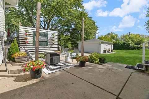 Exterior - 1345 Jefferson Rd, Hoffman Estates, IL 60169 photo 4 of 9
