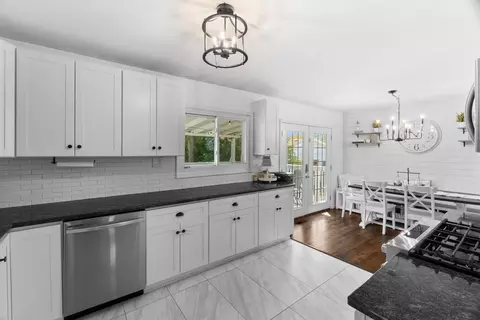 Kitchen - 1345 Jefferson Rd, Hoffman Estates, IL 60169 photo 3 of 4