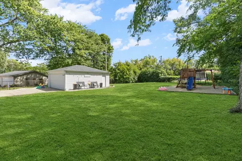 Exterior - 1345 Jefferson Rd, Hoffman Estates, IL 60169 photo 6 of 9