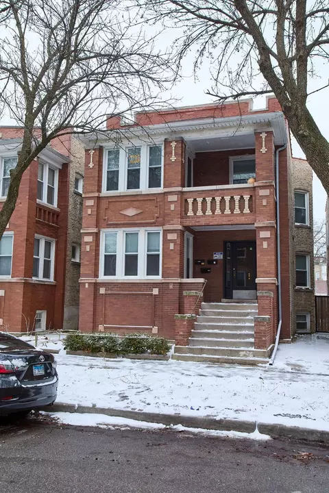 3322 W Wilson Ave, Chicago, IL 60625