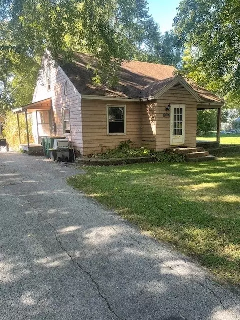 307 Jefferson Ave, Big Rock, IL 60511