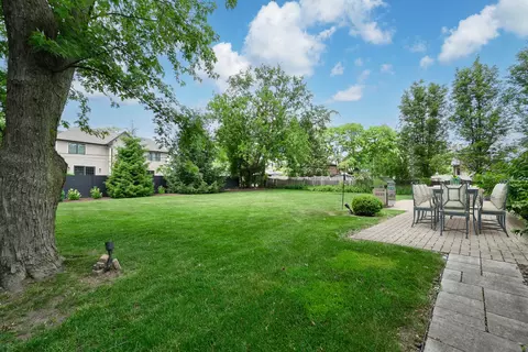 Exterior - 606 Greendale Rd, Glenview, IL 60025 photo 5 of 8