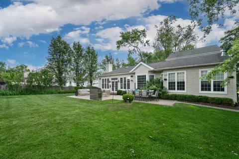 Exterior - 606 Greendale Rd, Glenview, IL 60025 photo 6 of 8