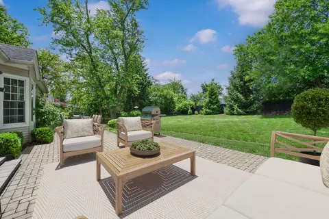 Exterior - 606 Greendale Rd, Glenview, IL 60025 photo 4 of 8