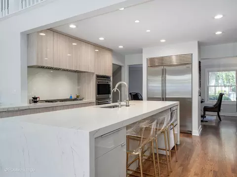 Kitchen - 606 Greendale Rd, Glenview, IL 60025 photo 3 of 3