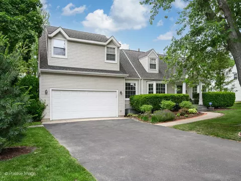 Exterior - 606 Greendale Rd, Glenview, IL 60025 photo 8 of 8