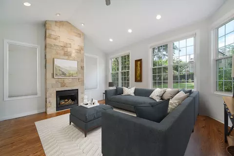 Living - 606 Greendale Rd, Glenview, IL 60025 photo 5 of 6