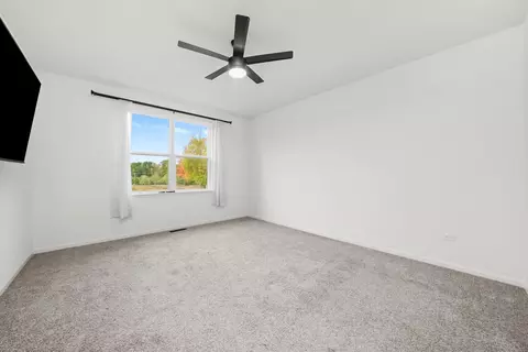 276 Durham St, North Aurora, IL 60542 photo 17