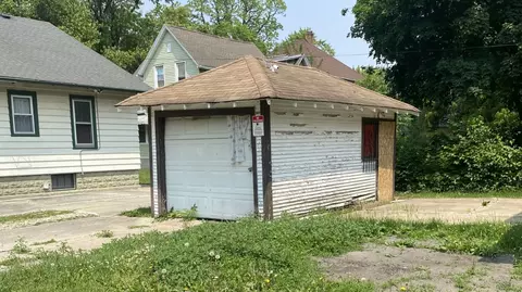 945 E Hickory St, Kankakee, IL 60901 photo 2