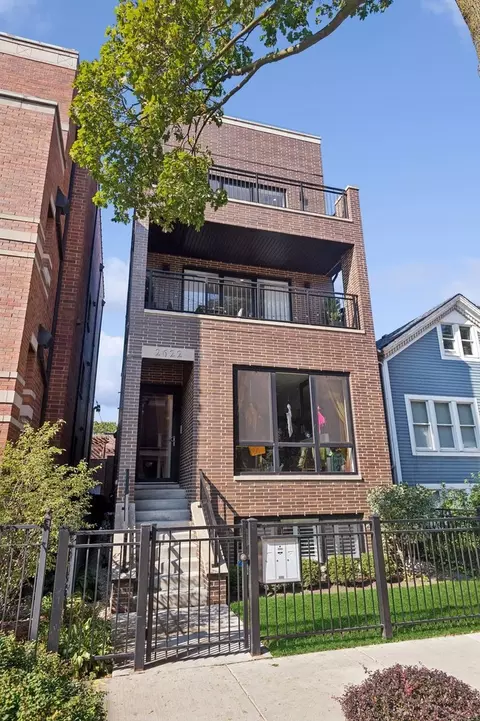 2622 N Racine Ave #3, Chicago, IL 60614