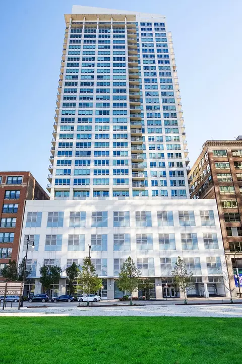 701 S Wells St #3006, Chicago, IL 60607