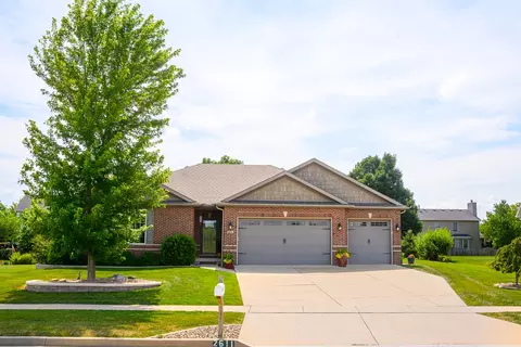 2611 Piney Run, Bloomington, IL 61705
