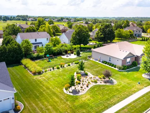 View/Area - 2611 Piney Run, Bloomington, IL 61705 photo 1 of 6