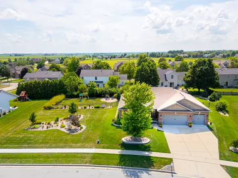 View/Area - 2611 Piney Run, Bloomington, IL 61705 photo 6 of 6