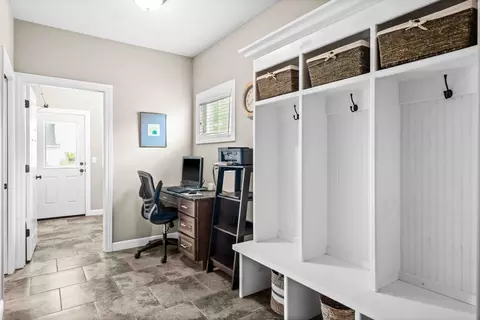Entry Way - 2611 Piney Run, Bloomington, IL 61705 photo 11 of 15