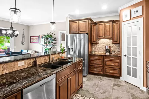Kitchen - 2611 Piney Run, Bloomington, IL 61705 photo 5 of 7