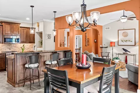 Dining - 2611 Piney Run, Bloomington, IL 61705 photo 3 of 3