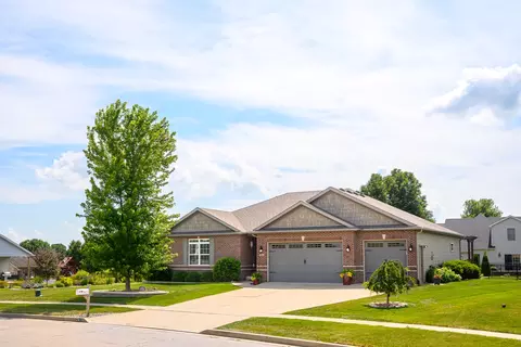 Exterior - 2611 Piney Run, Bloomington, IL 61705 photo 2 of 18