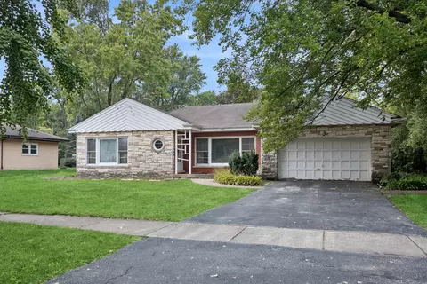 950 Gardner Rd, Flossmoor, IL 60422