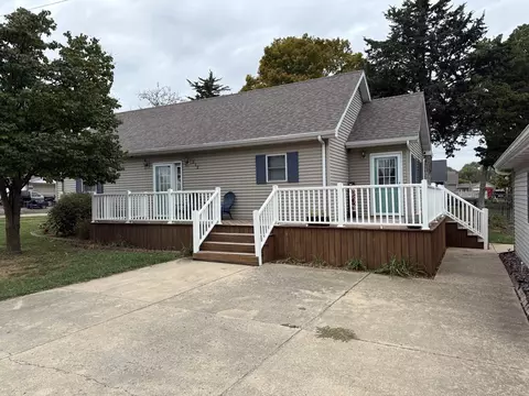 212 S 1st St, Cherry, IL 61317