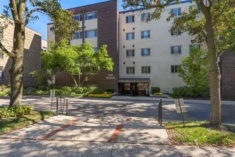 835 Ridge Ave #207, Evanston, IL 60202