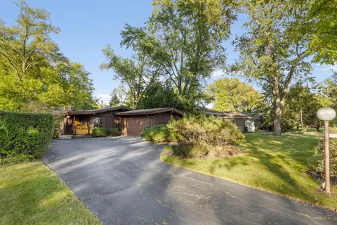 2626 Wilmette Ave, Wilmette, IL 60091
