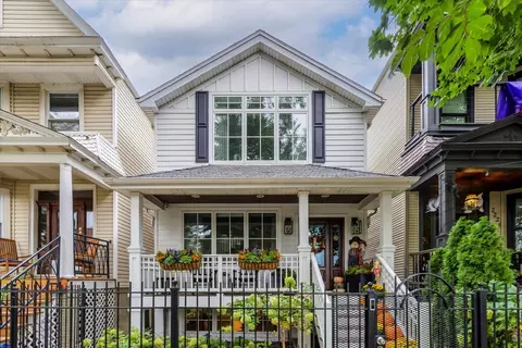 2226 W Barry Ave, Chicago, IL 60618