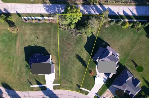 693 Greenfield Rd, Sugar Grove, IL 60554
